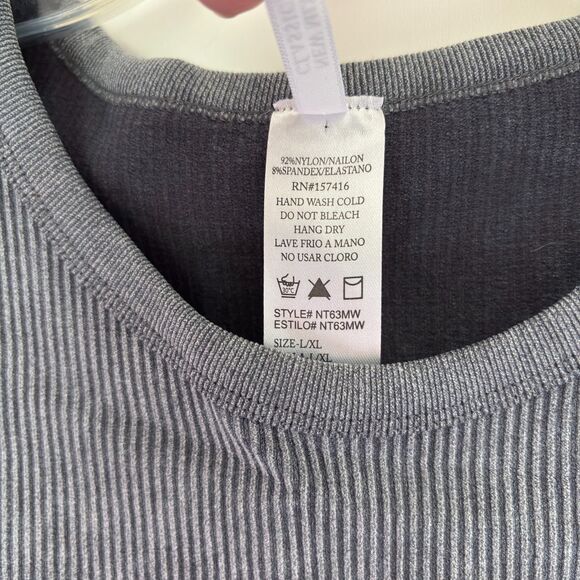 New Mix Classic Ladies Size L/XL Gray Ribbed Athletic Slimming Fit Workout Tank - Picture 3 of 4